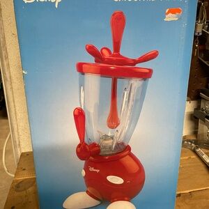 Disney Red and White Smoothie Maker